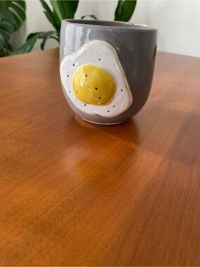 Gray Ceramic Mug with Yellow Egg Accent